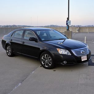 Used 2010 Toyota Avalon XLS