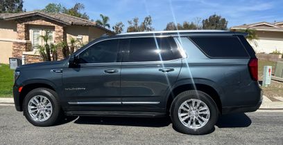 Used 2021 GMC Yukon SLT w/ Rear Media and Nav Package