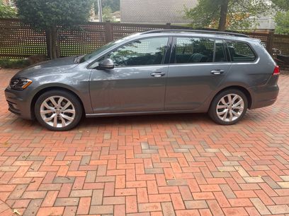Used 2019 Volkswagen Golf SE