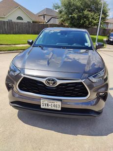 Used 2022 Toyota Highlander LE
