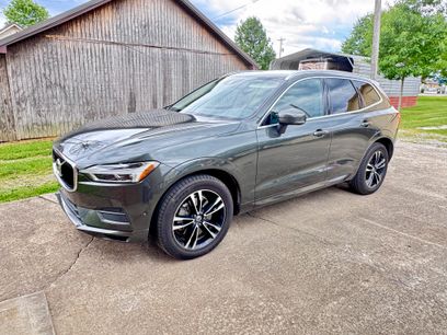 Used 2019 Volvo XC60 T6 Momentum w/ Multimedia Package