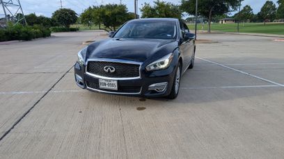 Used 2016 INFINITI Q70 L 3.7