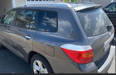 Used 2010 Toyota Highlander Limited w/ Extra Value Pkg 8