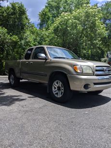 Used 2004 Toyota Tundra SR5 w/ SR5 Extra Value Pkg