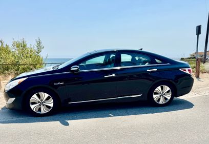 Used 2014 Hyundai Sonata Limited w/ Panoramic Sunroof Package 02