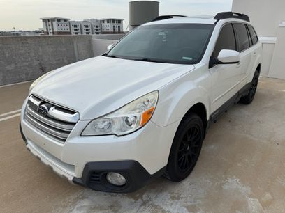 Used 2014 Subaru Outback 3.6R Limited w/ Moonroof Package