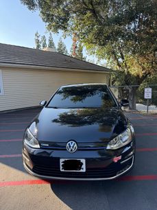 Used 2016 Volkswagen e-Golf SE w/ DC Fast Charging Package