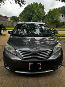 Used 2017 Toyota Sienna XLE Premium