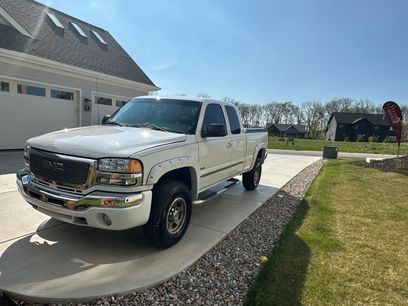 Used 2005 GMC Sierra 2500 SLE