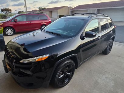 Used 2018 Jeep Cherokee Latitude w/ Altitude Package
