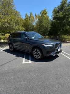 Used 2022 Volvo XC90 T5 Momentum w/ Advanced Package