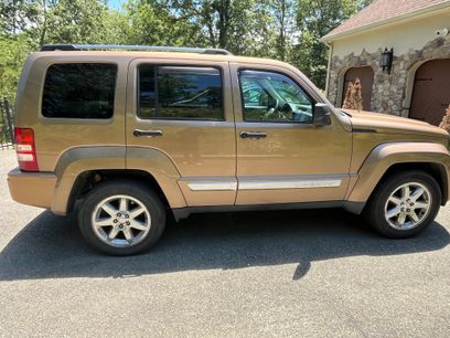 Used 2012 Jeep Liberty Limited w/ Tire & Wheel Group