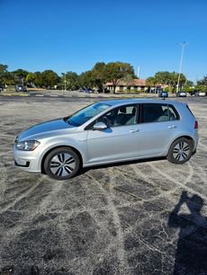 Used 2016 Volkswagen e-Golf SE