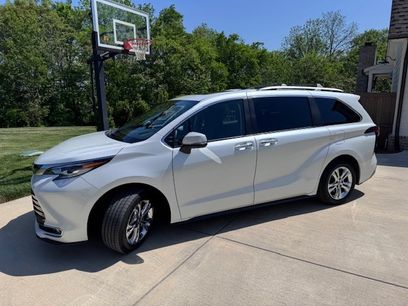 Used 2023 Toyota Sienna Platinum