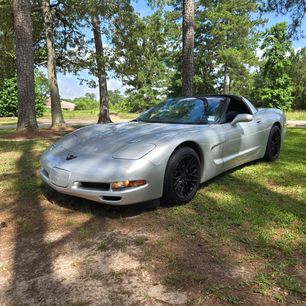 Used 2002 Chevrolet Corvette Coupe w/ Preferred Equipment Group2