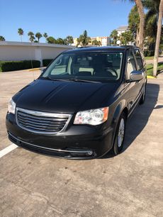 Used 2012 Chrysler Town & Country Limited