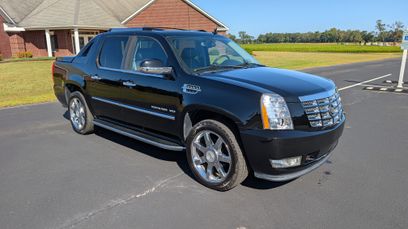 Used 2011 Cadillac Escalade EXT Luxury