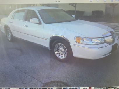 Used 2000 Lincoln Town Car Cartier