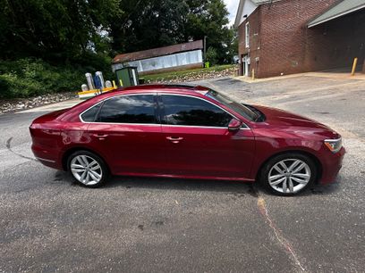 Used 2018 Volkswagen Passat 2.0T SE