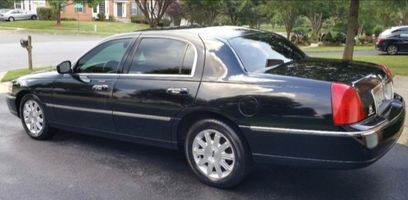 Used 2011 Lincoln Town Car Signature Limited