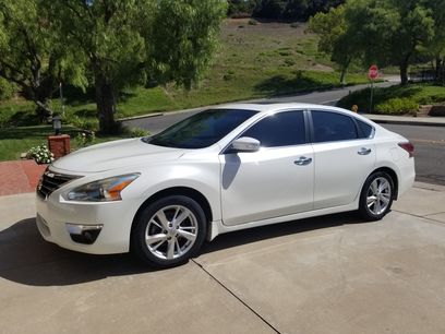 Used 2014 Nissan Altima 2.5 SL w/ Technology Package