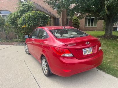 Used 2012 Hyundai Accent GLS w/ Premium Pkg 3