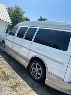 Used 2009 GMC Savana 1500 w/ Preferred Equipment Group