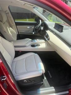 Used 2025 Genesis GV70 2.5T w/ Advanced Package
