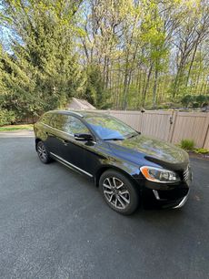 Used 2017 Volvo XC60 T6 Dynamic w/ Preferred Option Package