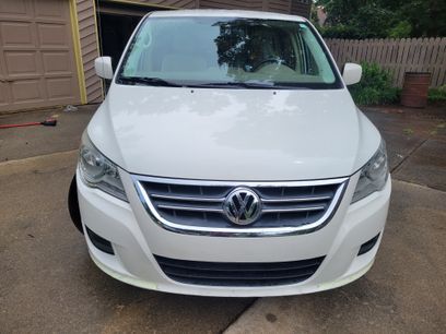 Used 2010 Volkswagen Routan SE