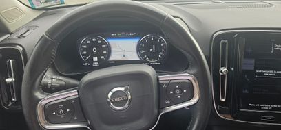 Used 2019 Volvo XC40 T5 Momentum
