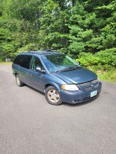 Used 2005 Dodge Grand Caravan SXT w/ Premium Group