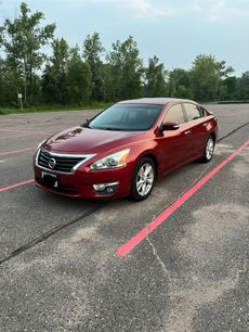 Used 2014 Nissan Altima 2.5 SV w/ Technology Package