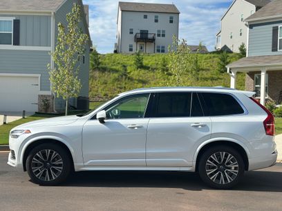 Used 2022 Volvo XC90 T6 Momentum