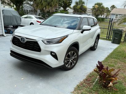 Used 2023 Toyota Highlander XLE