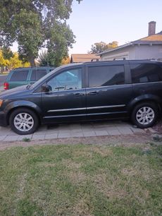 Used 2014 Chrysler Town & Country Touring