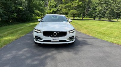 Used 2018 Volvo S90 T5 Momentum w/ Momentum Plus Package