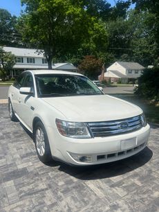 Used 2009 Ford Taurus SE