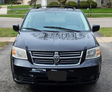 Used 2010 Dodge Grand Caravan SXT