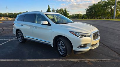 Used 2017 INFINITI QX60 AWD w/ Premium Package