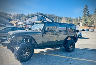 Used 2015 Jeep Wrangler Unlimited Rubicon w/ Connectivity Group