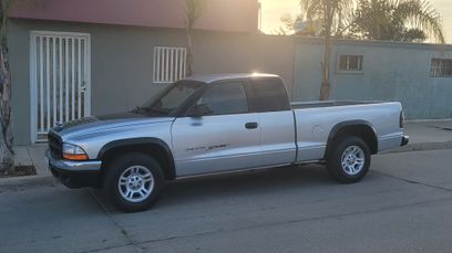 Used 2001 Dodge Dakota 2WD Club Cab