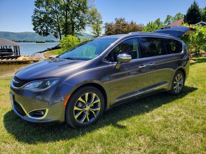 Used 2017 Chrysler Pacifica Limited