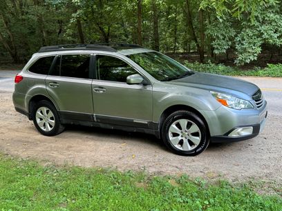 Used 2011 Subaru Outback 2.5i Limited w/ PWR Moonroof Pkg