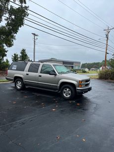 Used 1999 Chevrolet Suburban 4WD w/ Preferred Equipment Group 3