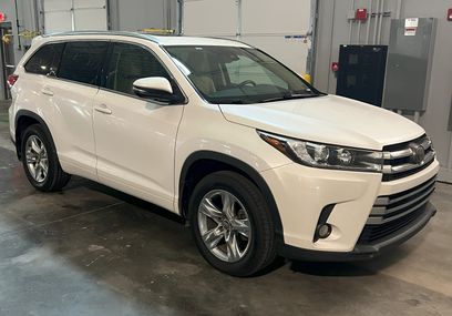 Used 2017 Toyota Highlander Limited Platinum