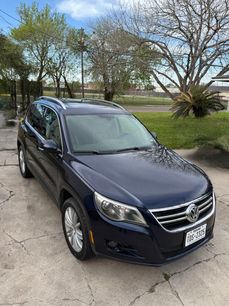 Used 2011 Volkswagen Tiguan SEL