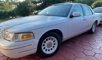 Used 2002 Ford Crown Victoria LX