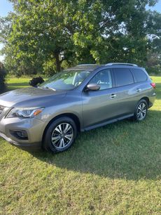 Used 2017 Nissan Pathfinder SL