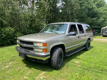 Used 1999 Chevrolet Suburban 4WD w/ Preferred Equipment Group 2